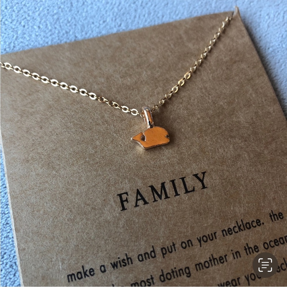 Whale Pendant ~ Adjustable Gold Tone Necklace ~
Brand New!